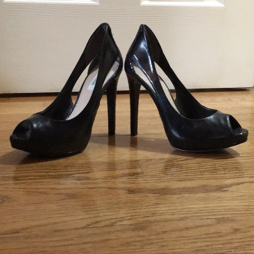 Black Guess Heels. Worn 1 time only. Like new!